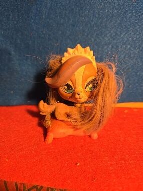 041026 McDonald’s Happy Meal Toy Littlest Pet Shop 2012 #1 Zoe Trent Purple Dog